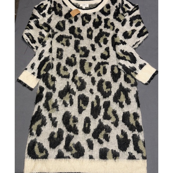Umgee Dresses & Skirts - NWT Umgee Leopard Print Fuzzy Mini Sweater Dress, Size S, Cozy